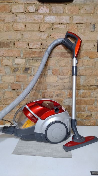 Пылесос LG Kompressor. VK8810HUMR