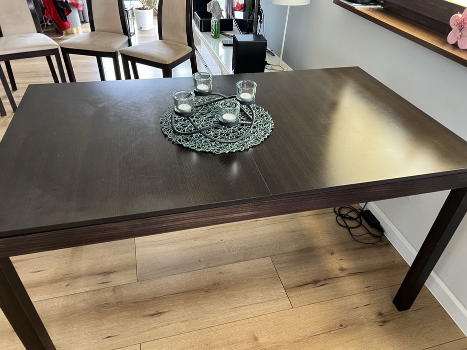 Stół rozkladany + 4 krzesła