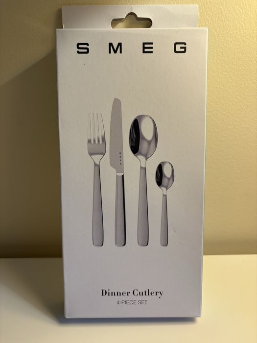 Smeg cutlery set