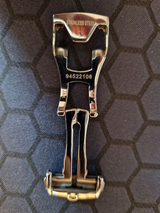 Zapiecie motylkowe 18mm połysk.