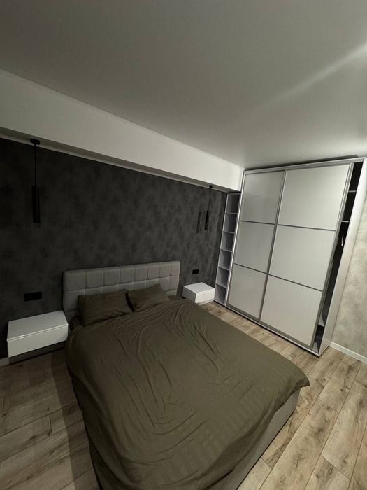 2-кiмн.кв. 2-поверх . У самому Центрi .