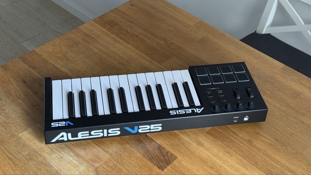Klawiatura MIDI - Alesis v25