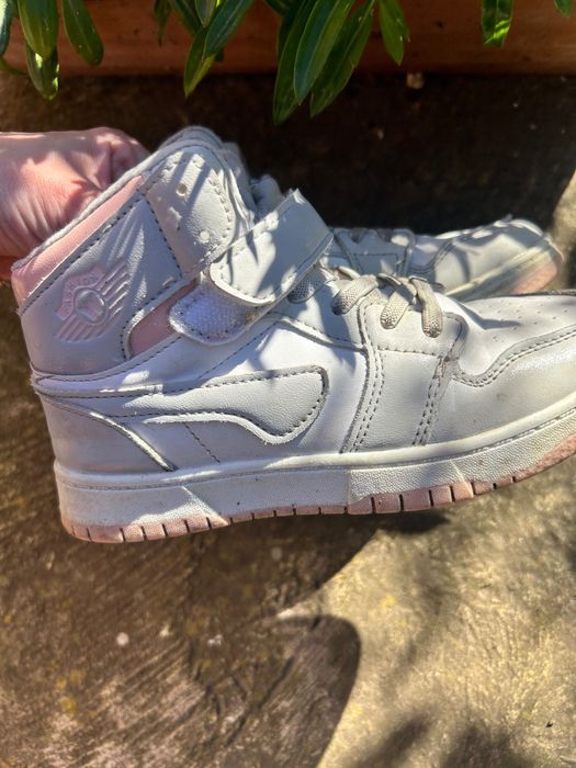 Демісезонне взуття для дівчинки