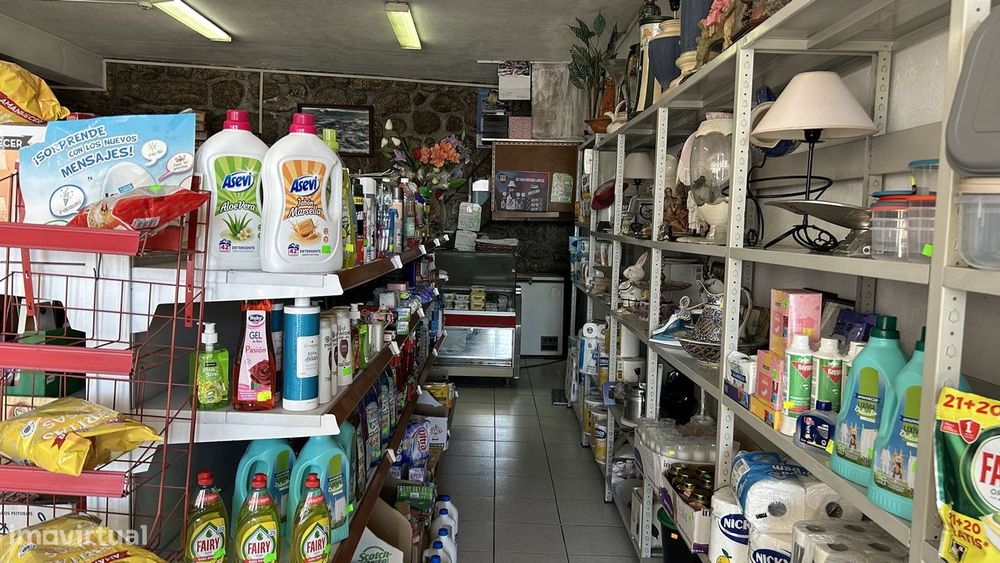Espaço Comercial Para Venda   Na Vila De Gonçalo - Uma Oportunidade Ún