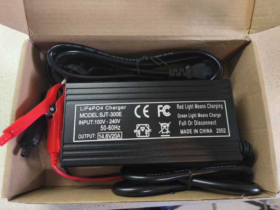 Зарядний пристрій для акумуляторів Lifepo4 12 V 20 A