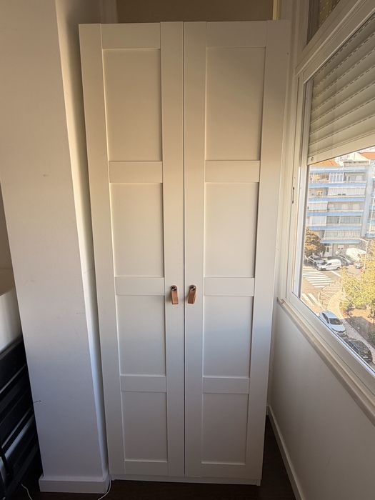 Roupeiro IKEA Branco – 2 Portas, 3 Gavetas, Sapateira e Iluminação – Como Novo