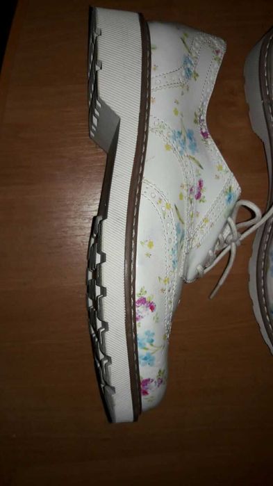 Модні туфельки для створення образу з Аніме новые размер 41