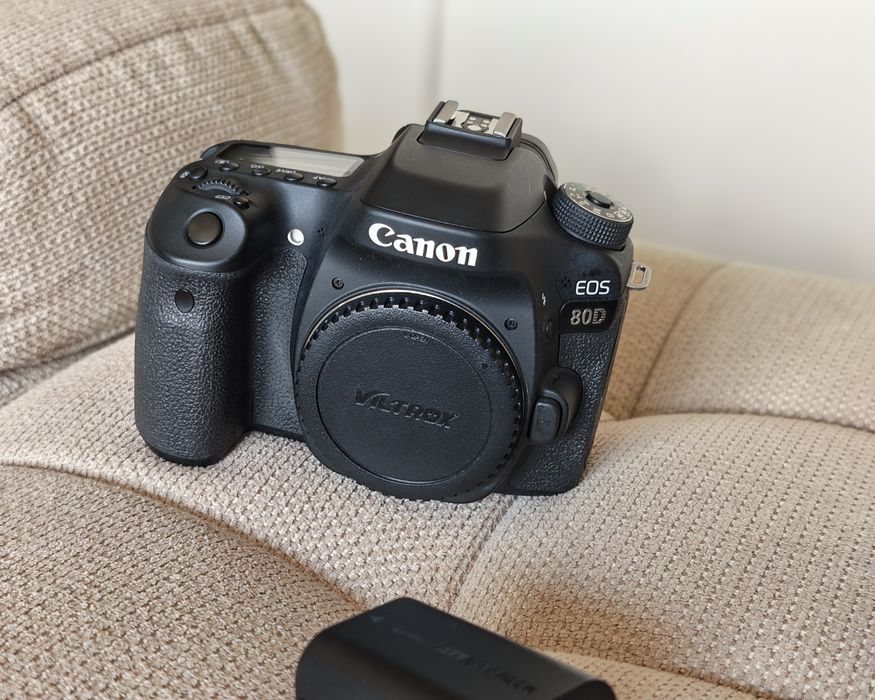 Lustrzanka Canon 80D okazja tanio przebieg 1100 zdjęć