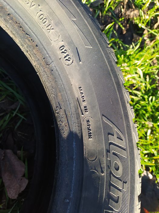 Пара зимних шин Мічелин