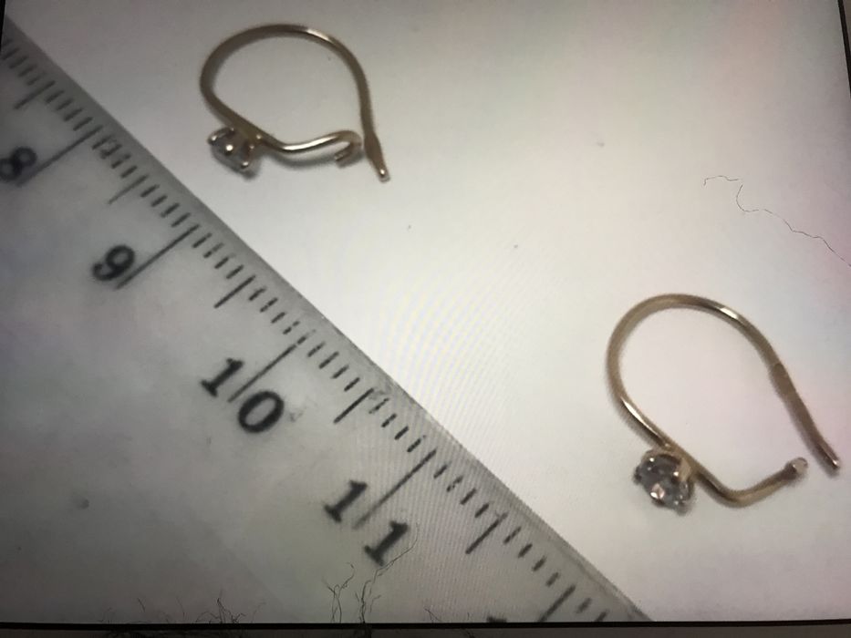 Золотые серьги с бриллиантами