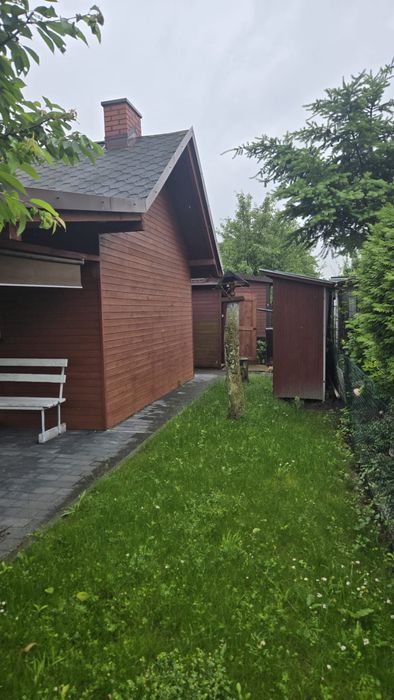Domek całoroczny ROD Pod Wrzosem Żory, woda, prad, szambo, ubikacja - Więcej