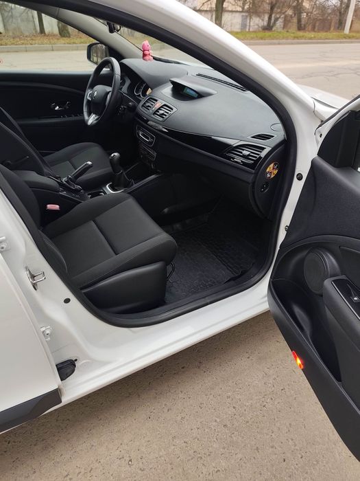 Продам Renault Megane 3 1.6 бензин 2012