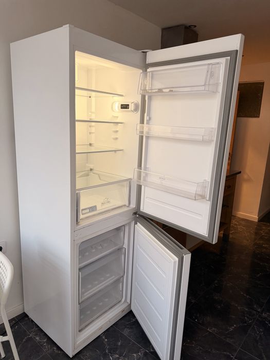 Frigorífico semi-novo