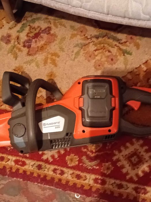 Пила аккумуляторная Husqvarna 225i KIT комплект - Шведское качество
