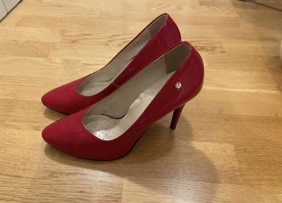 Buty Venezia 39 szpilki czerwone