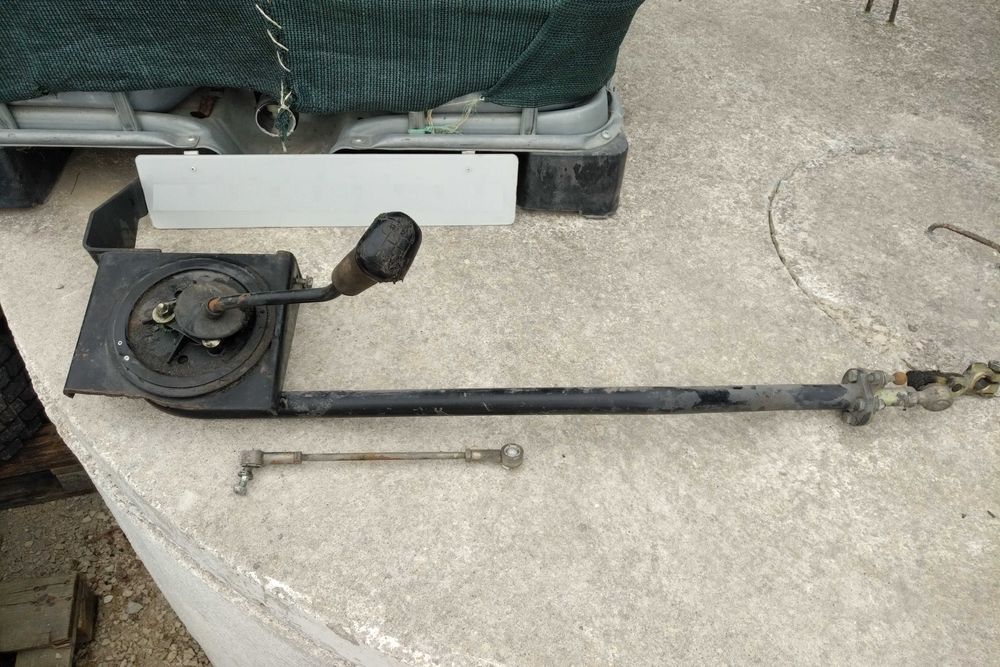 Alavanca de velocidades Nissan Atleon L35.