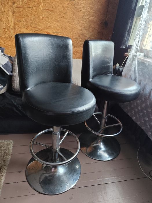 Krzesła barowe Hoker