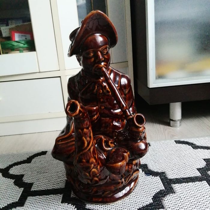 Duża Karafka figuralna CHIŃCZYK Z FAJKĄ Wawel Wałbrzych PRL Vintage