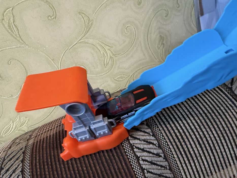 Hotweels  горила