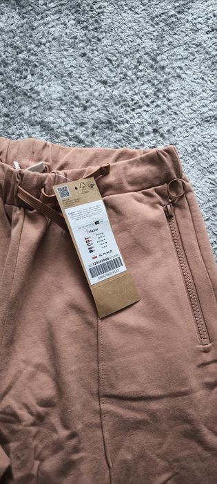 Nowe spodnie dresowe coccodrillo r. 158