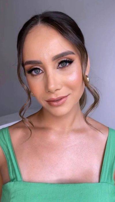 Maquilhagem profissional (também atendemos a domicílio)