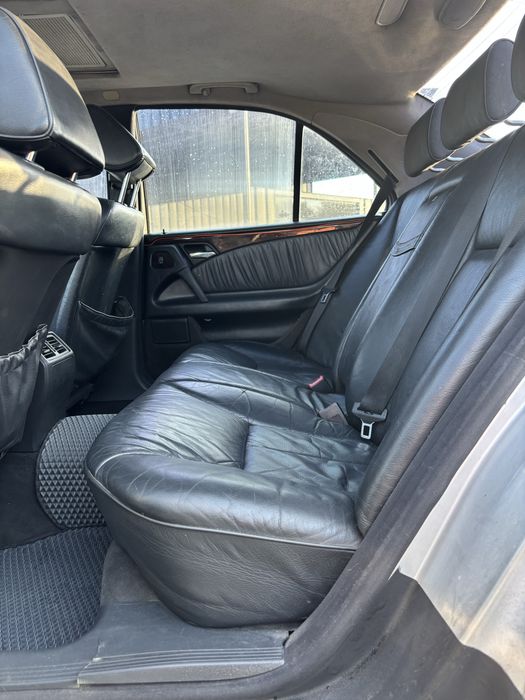 Mercedes-Benz E-Class 2001 VIN WDB2100061B436747 фото оголошення 8 з 13