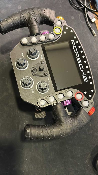 Pokornyi volante GTE pro v3 simracing