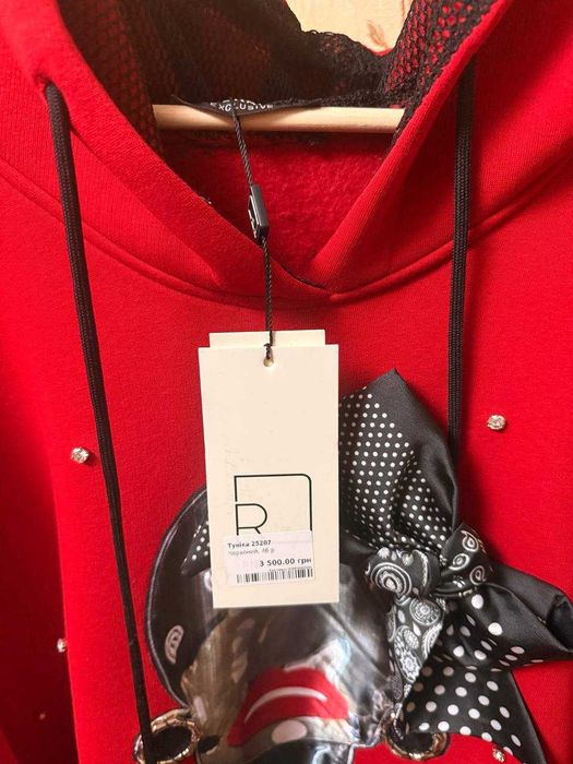 НОВА стильна сукня-худі з капюшоном, червона, з принтом, р.46