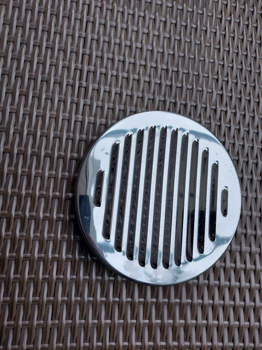 Kratka wentylacyjna z kołnierzem i siatką fi 150, nierdzewna, chrom