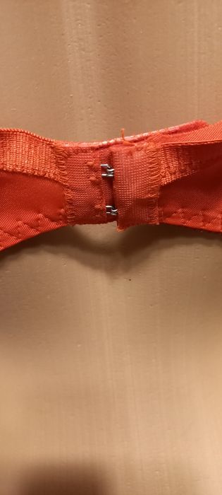 Лифчик 2р.75см под грудью.Новый. Италия