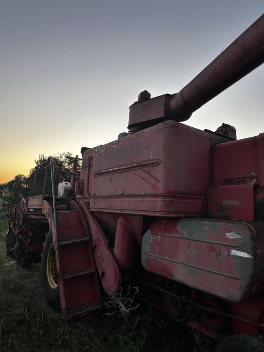 Комбайн  Massey Ferguson з документами