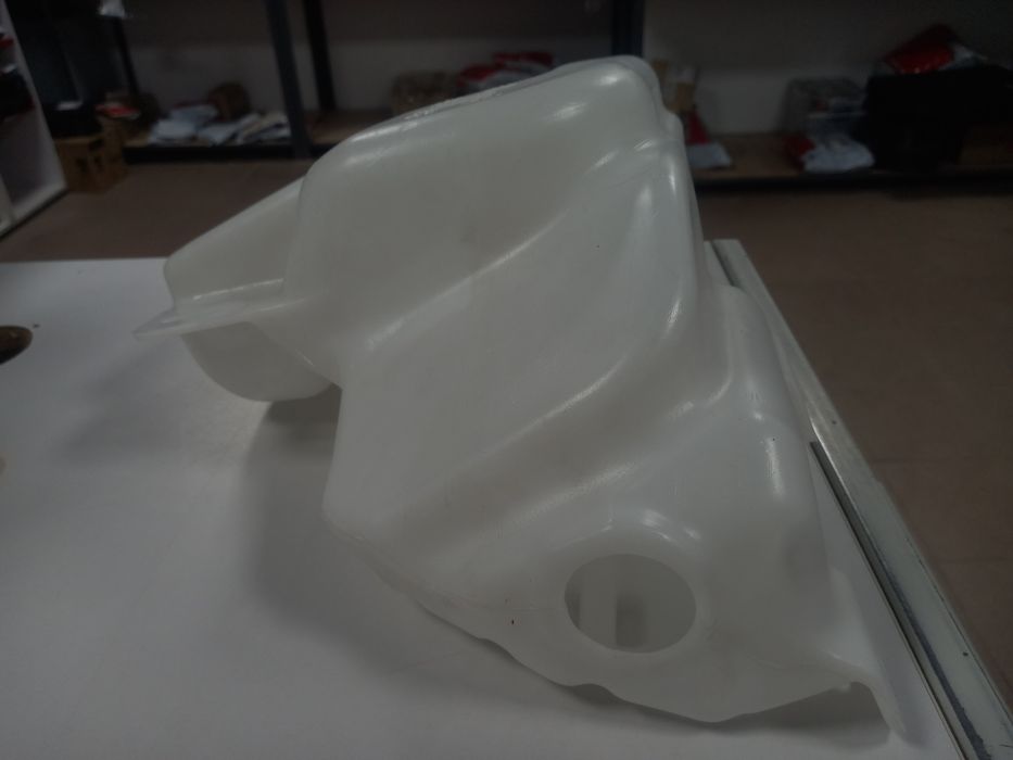 Бак для омивача на opel insignia