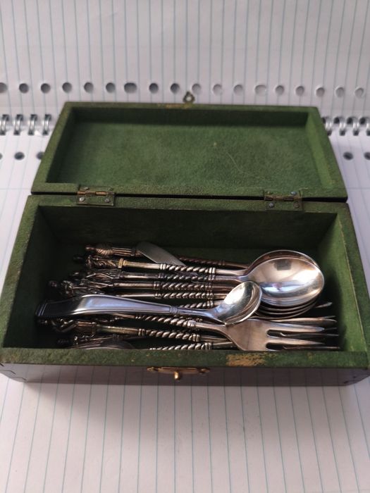 Виделки та ложки «Апостол» столові прибори, посріблення