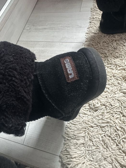 Уги для дівчинки чобітки