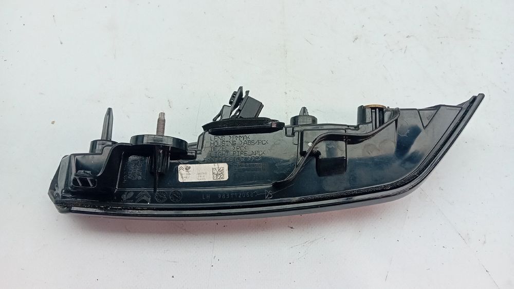 Farolim da mala esquerdo CITROËN C4 III