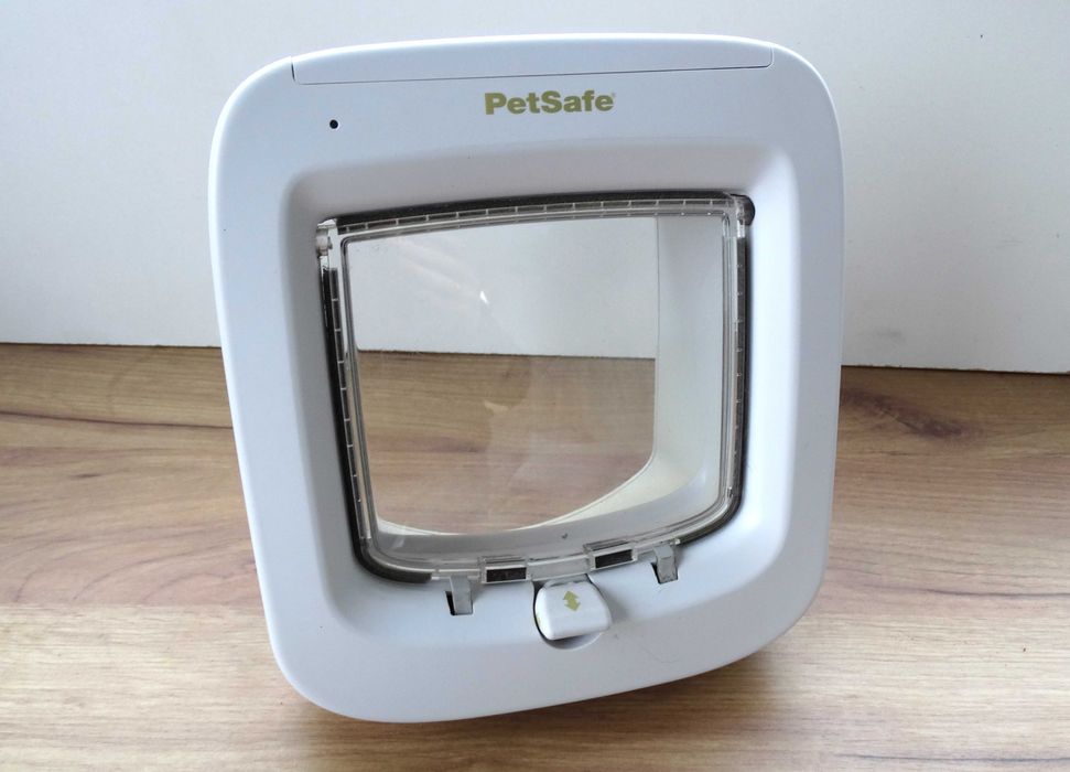 Drzwiczki wahadłowe PETSAFE E 22 X 23,9 cm BIAŁE