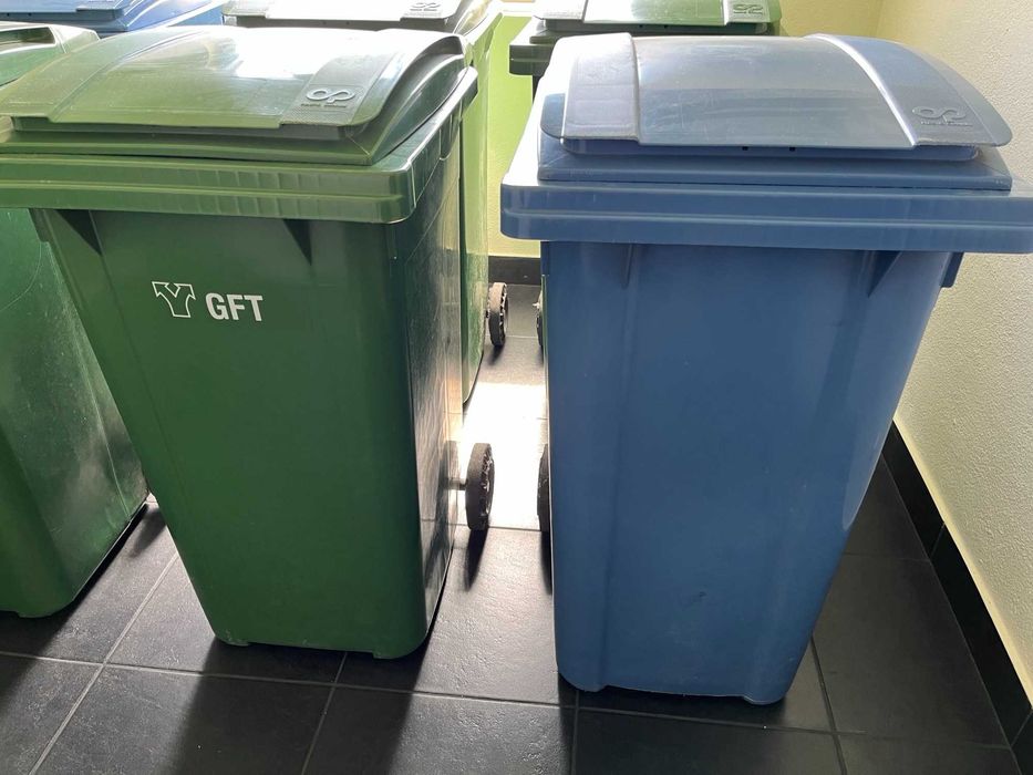 Caixote de lixo Full Color – 240 L