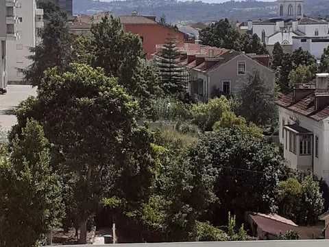 Apartamento t2 no centro de Coimbra, mobilado, elevador e garagem