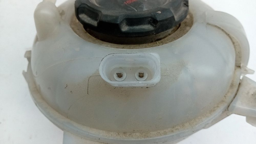Reservatório / depósito da água / líquido de refrigeração AUDI Q2 (GA)