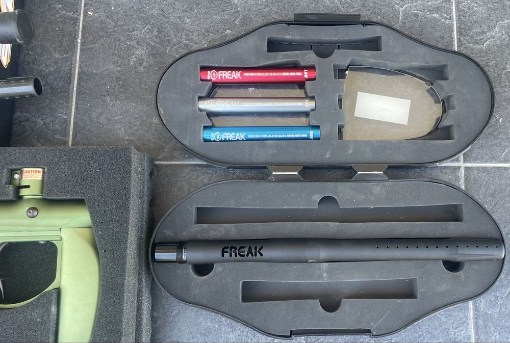 Paintball Empire Axe, rotor Dye, cano Freak com inserts e mais