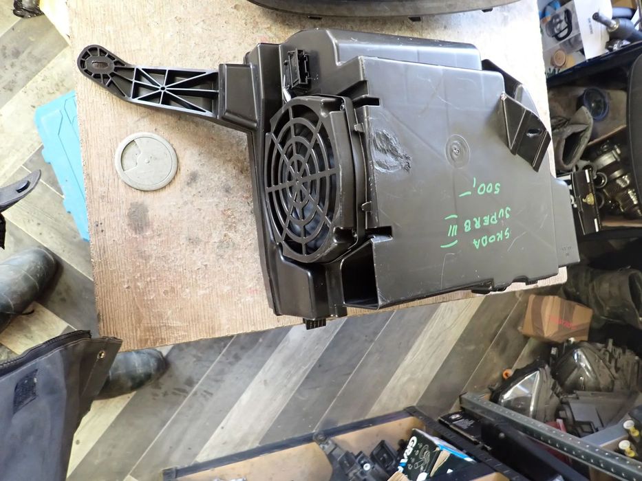 SKODA SUPERB III SUBWOOFER 3V0035412