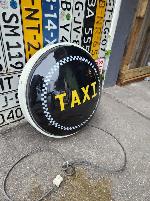 Neon reklama baner podswietlany taxi