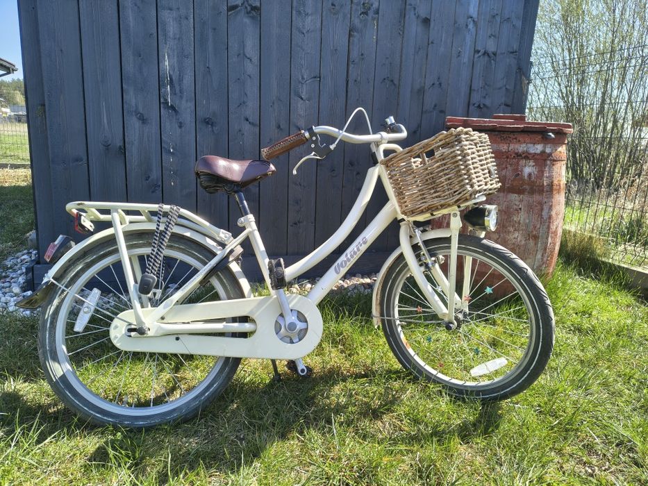 Dziewczęcy rower z koszem wiklinowym, koło 20 cali
