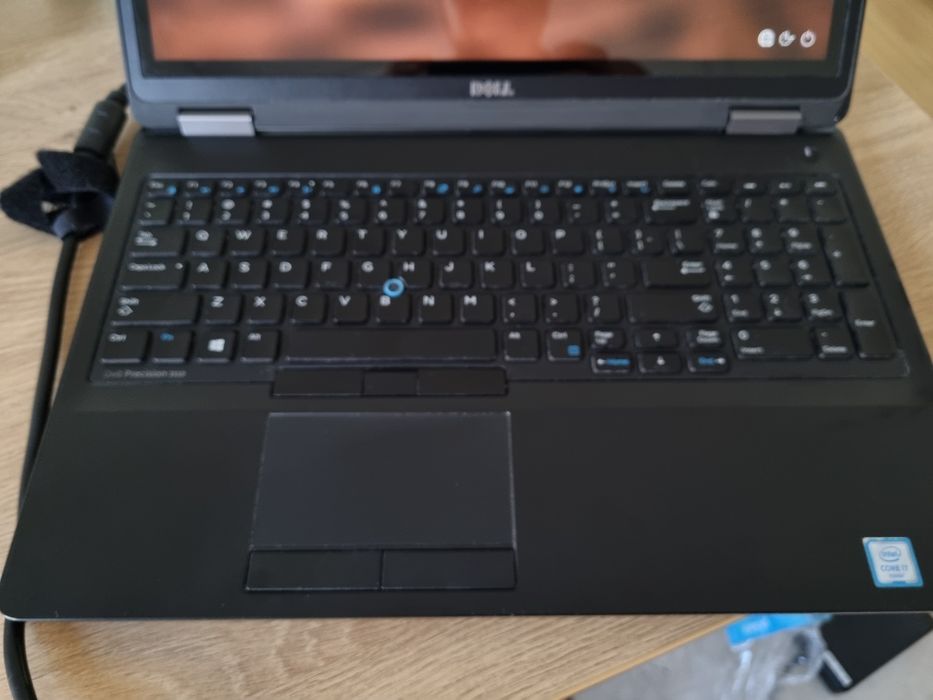 Dell Precision 3510 dotykowy mega wydajny radeon r9, intel i7