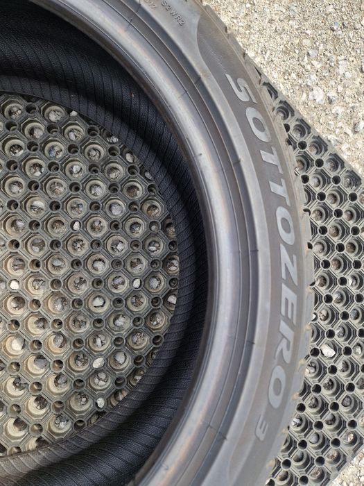 Opony zimowe Pirelli Sottozero 3 Winter  225/45r18 (95V) XL
