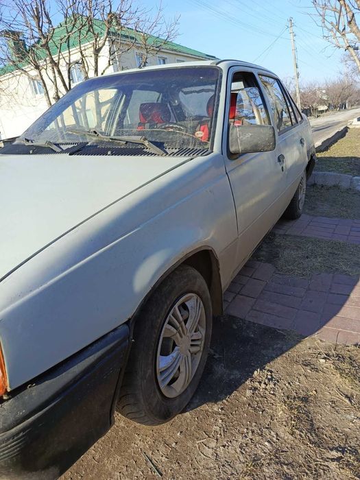 Продам мотор 1 3 Опель кадет