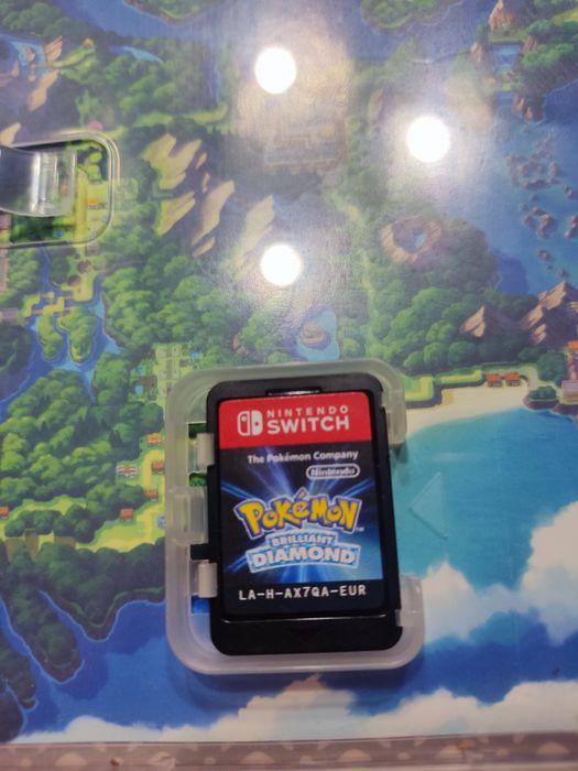 Jogo Pokémon brilhante Diamante para Nintendo Switch.

- Inclui o