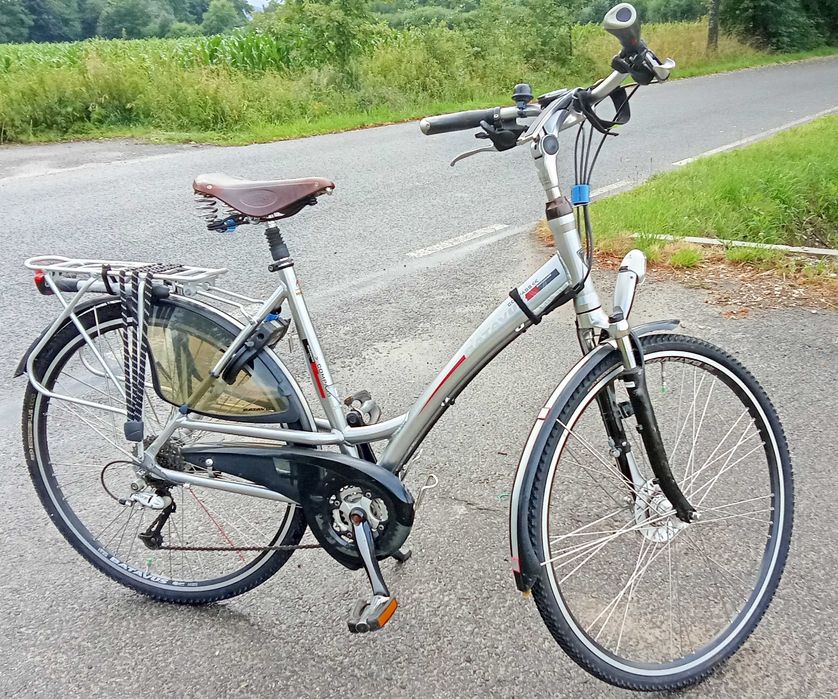 Rower turystyczny .miejski . 28 koła , aluminium .  Holenderka Batavus