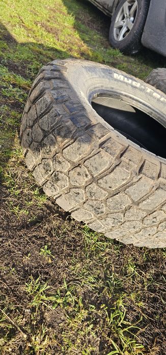 285/75/16 bfgoodrich mud-terrain  T/A