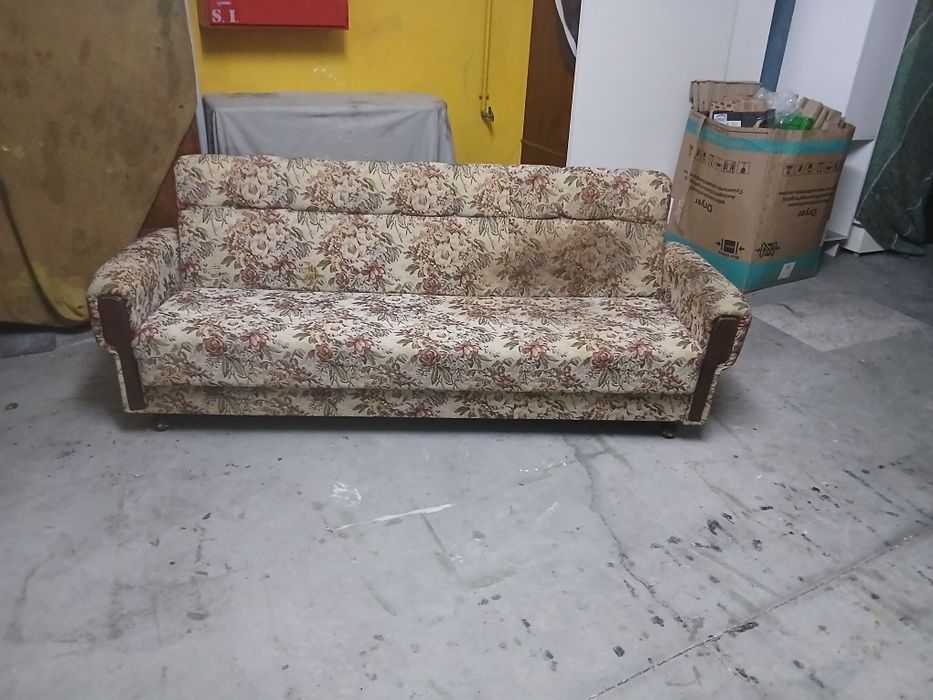 Sofá cama com arrumos